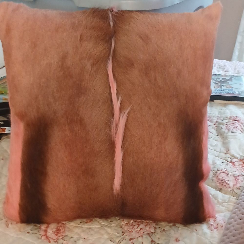 Set of Tergus Pillows - Picture 5 of 6